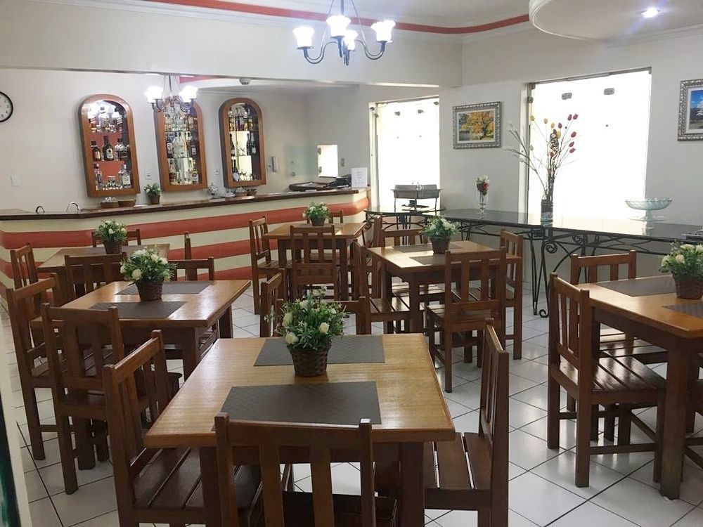 Ipe Guaru Hotel Гуарульюс Экстерьер фото